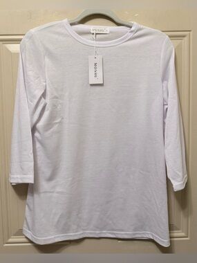 Moshu White Tee with Three Quarter Sleeves Size Small